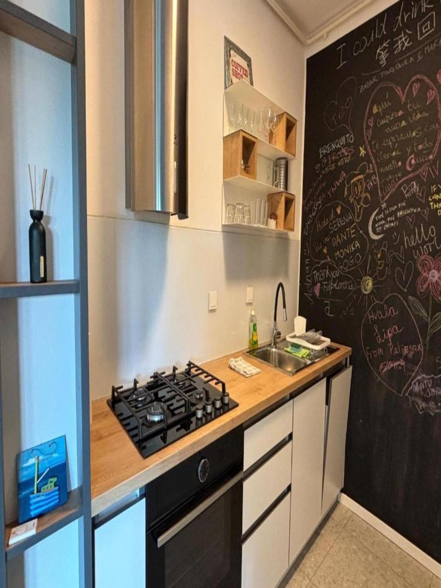 Modern & Charming - Free Private Parking Apartment Zagreb